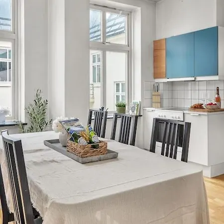 Lejlighed Kanskje Den Storste Airbnb-leiligheten I Sentrum! *