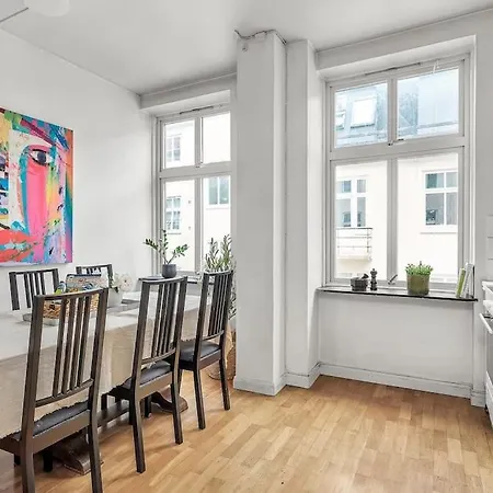 Lägenhet Kanskje Den Storste Airbnb-leiligheten I Sentrum! *